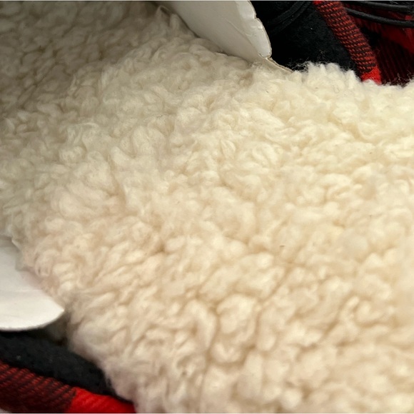 Slip on buffalo plaid slippers - Picture 4 of 4